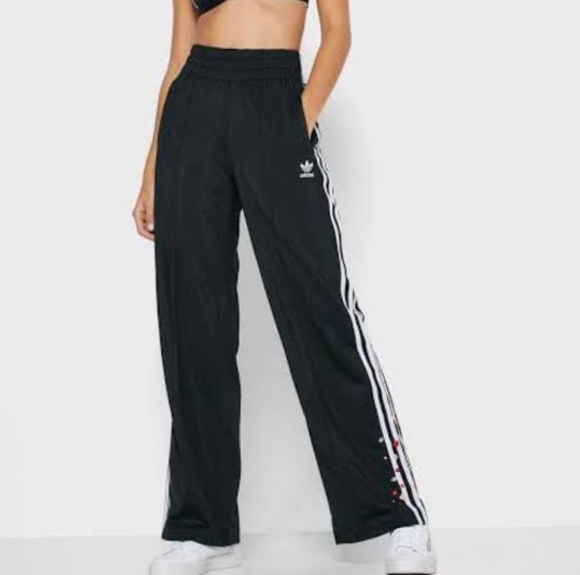 Adidas Women's Track Pant Love Heart Detail - Picture 2 of 10